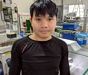 バルデスジェスノエルワヒン - 入社6年目 空調設備工